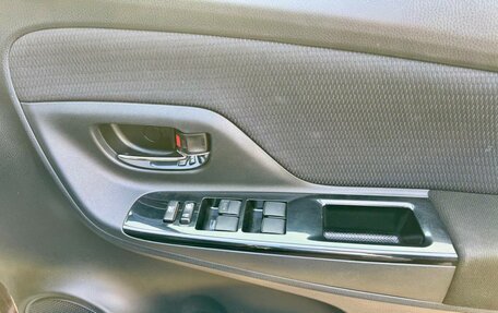 Toyota Vitz, 2018 год, 1 099 000 рублей, 17 фотография