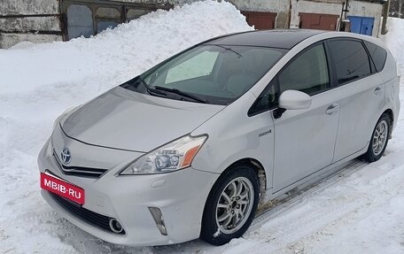 Toyota Prius v (+) I (ZVW40/41) рестайлинг, 2011 год, 1 320 000 рублей, 3 фотография