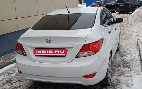 Hyundai Solaris II рестайлинг, 2012 год, 870 000 рублей, 3 фотография