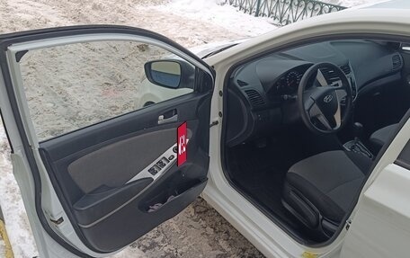 Hyundai Solaris II рестайлинг, 2012 год, 870 000 рублей, 7 фотография