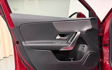 Mercedes-Benz A-Класс, 2023 год, 1 900 000 рублей, 7 фотография