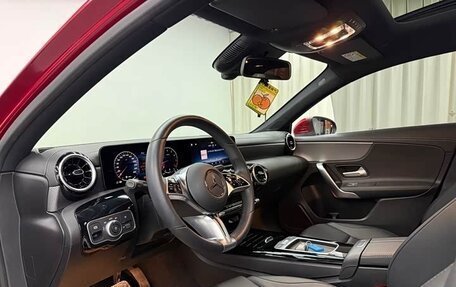 Mercedes-Benz A-Класс, 2023 год, 1 900 000 рублей, 8 фотография