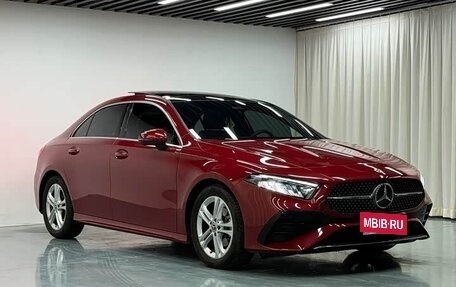 Mercedes-Benz A-Класс, 2023 год, 1 900 000 рублей, 3 фотография