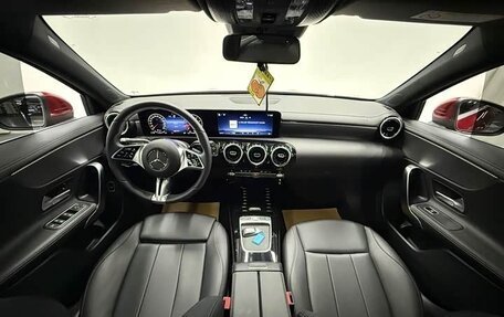 Mercedes-Benz A-Класс, 2023 год, 1 900 000 рублей, 12 фотография