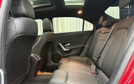 Mercedes-Benz A-Класс, 2023 год, 1 900 000 рублей, 13 фотография