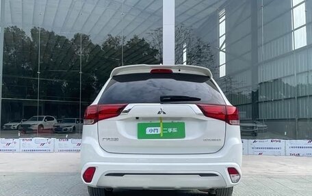 Mitsubishi Outlander III рестайлинг 3, 2021 год, 2 290 000 рублей, 4 фотография