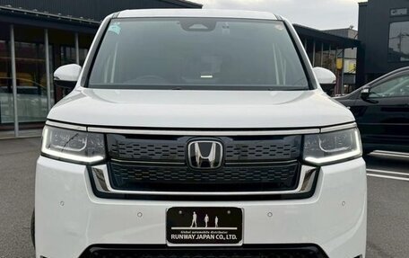 Honda Stepwgn, 2022 год, 2 450 000 рублей, 2 фотография