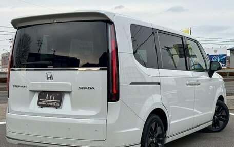 Honda Stepwgn, 2022 год, 2 450 000 рублей, 4 фотография