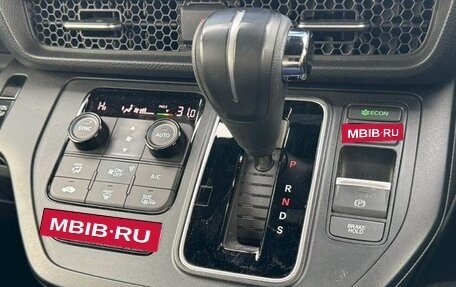 Honda Stepwgn, 2022 год, 2 450 000 рублей, 13 фотография