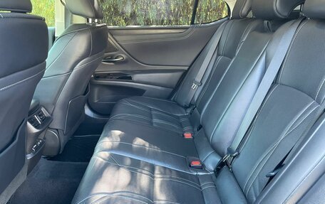 Lexus ES VII, 2024 год, 330 000 000 рублей, 9 фотография