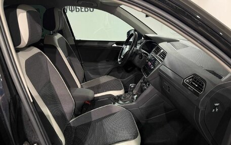 Volkswagen Tiguan II, 2019 год, 2 790 000 рублей, 15 фотография