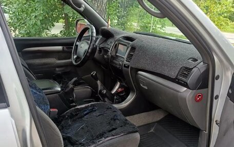 Toyota Land Cruiser Prado 120 рестайлинг, 2004 год, 1 650 000 рублей, 22 фотография