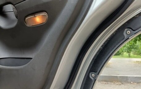 Toyota Land Cruiser Prado 120 рестайлинг, 2004 год, 1 650 000 рублей, 21 фотография