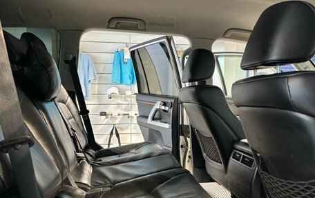 Toyota Land Cruiser 200, 2014 год, 3 700 000 рублей, 29 фотография