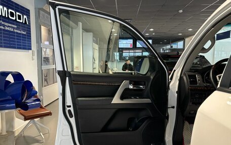 Toyota Land Cruiser 200, 2014 год, 3 700 000 рублей, 30 фотография