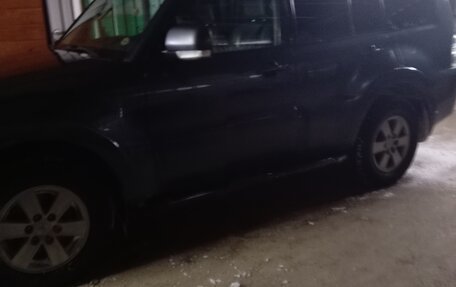 Mitsubishi Pajero IV, 2008 год, 1 250 000 рублей, 16 фотография