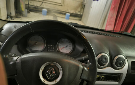 Renault Logan I, 2013 год, 650 000 рублей, 8 фотография