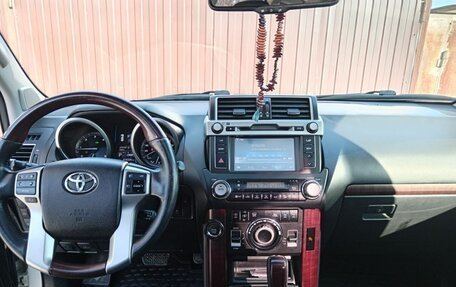 Toyota Land Cruiser Prado 150 рестайлинг 2, 2014 год, 3 800 000 рублей, 5 фотография