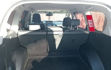 Toyota Land Cruiser Prado 150 рестайлинг 2, 2014 год, 3 800 000 рублей, 10 фотография