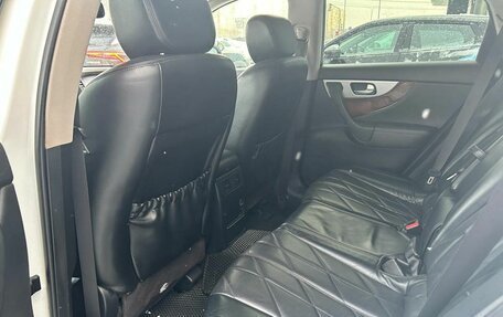 Infiniti QX70, 2013 год, 1 750 000 рублей, 13 фотография