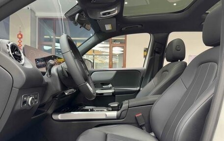 Mercedes-Benz GLB, 2021 год, 1 980 000 рублей, 10 фотография