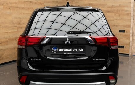 Mitsubishi Outlander III рестайлинг 3, 2017 год, 1 480 000 рублей, 3 фотография