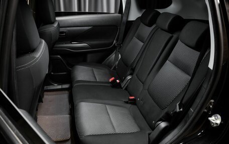 Mitsubishi Outlander III рестайлинг 3, 2017 год, 1 480 000 рублей, 8 фотография