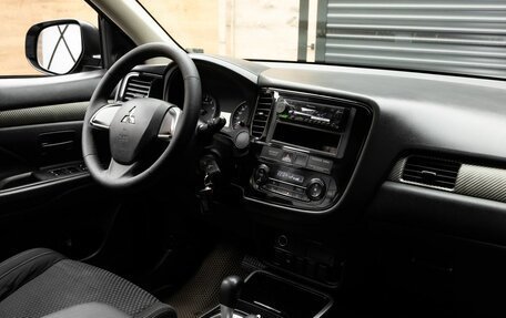 Mitsubishi Outlander III рестайлинг 3, 2017 год, 1 480 000 рублей, 10 фотография