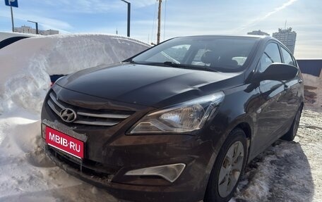 Hyundai Solaris II рестайлинг, 2015 год, 655 000 рублей, 1 фотография