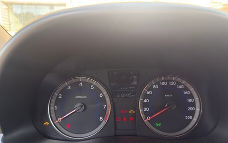 Hyundai Solaris II рестайлинг, 2015 год, 655 000 рублей, 10 фотография