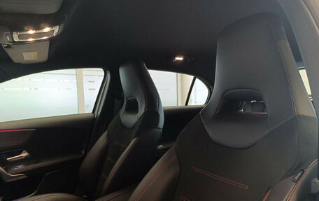 Mercedes-Benz A-Класс, 2018 год, 3 500 000 рублей, 25 фотография