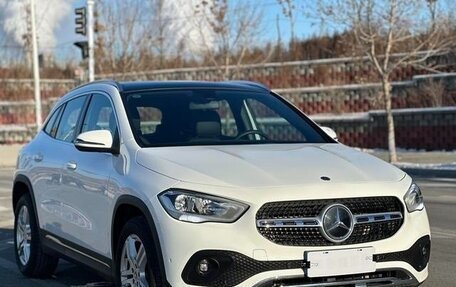 Mercedes-Benz GLA, 2022 год, 2 000 000 рублей, 3 фотография