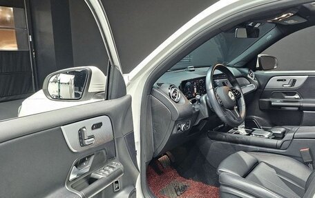 Mercedes-Benz GLB, 2021 год, 2 300 000 рублей, 7 фотография