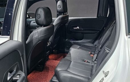 Mercedes-Benz GLB, 2021 год, 2 300 000 рублей, 15 фотография