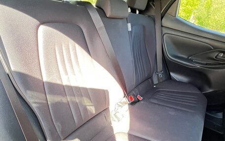 Toyota Yaris, 2020 год, 1 400 000 рублей, 10 фотография