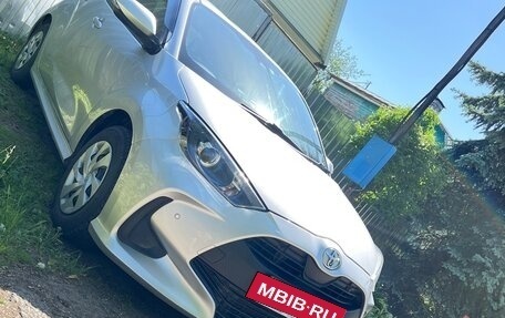 Toyota Yaris, 2020 год, 1 400 000 рублей, 11 фотография