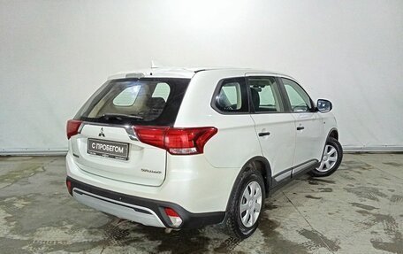 Mitsubishi Outlander III рестайлинг 3, 2018 год, 1 615 000 рублей, 4 фотография