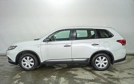 Mitsubishi Outlander III рестайлинг 3, 2018 год, 1 615 000 рублей, 8 фотография