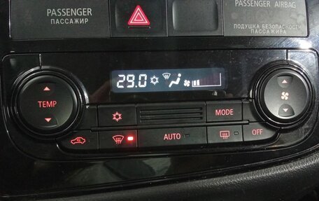 Mitsubishi Outlander III рестайлинг 3, 2018 год, 1 615 000 рублей, 18 фотография