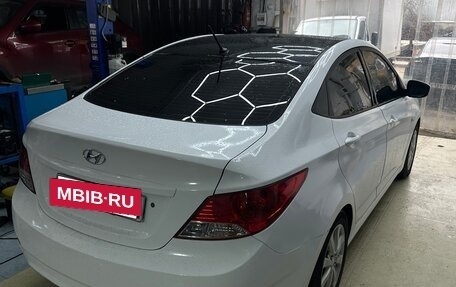 Hyundai Solaris II рестайлинг, 2012 год, 650 000 рублей, 2 фотография