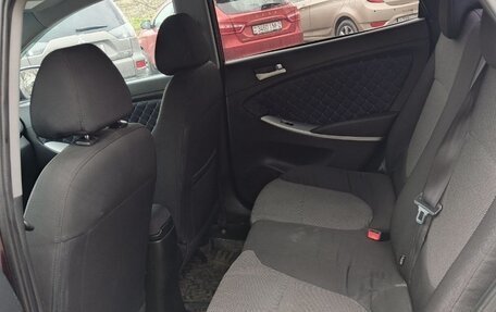 Hyundai Solaris II рестайлинг, 2013 год, 700 000 рублей, 15 фотография