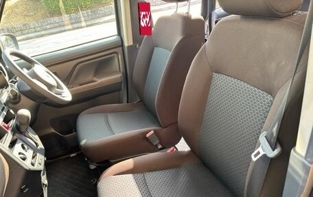 Toyota Roomy I, 2021 год, 670 000 рублей, 13 фотография