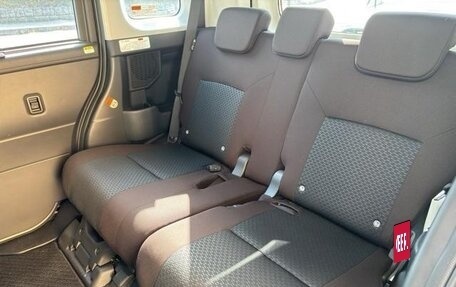 Toyota Roomy I, 2021 год, 670 000 рублей, 15 фотография