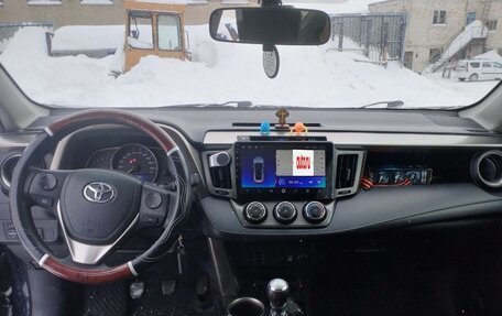 Toyota RAV4, 2015 год, 1 770 000 рублей, 6 фотография