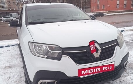 Renault Logan II, 2018 год, 870 000 рублей, 2 фотография