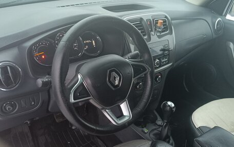 Renault Logan II, 2018 год, 870 000 рублей, 19 фотография