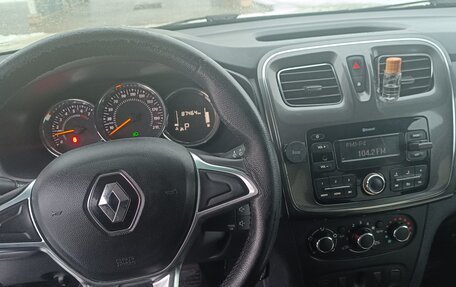 Renault Logan II, 2018 год, 870 000 рублей, 17 фотография