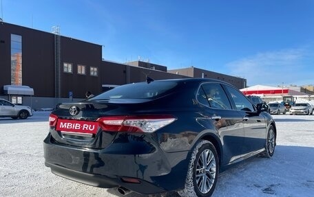 Toyota Camry, 2018 год, 2 690 000 рублей, 2 фотография