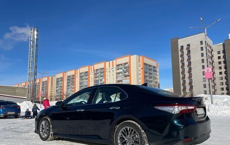 Toyota Camry, 2018 год, 2 690 000 рублей, 10 фотография