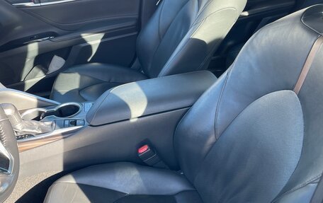 Toyota Camry, 2018 год, 2 690 000 рублей, 16 фотография